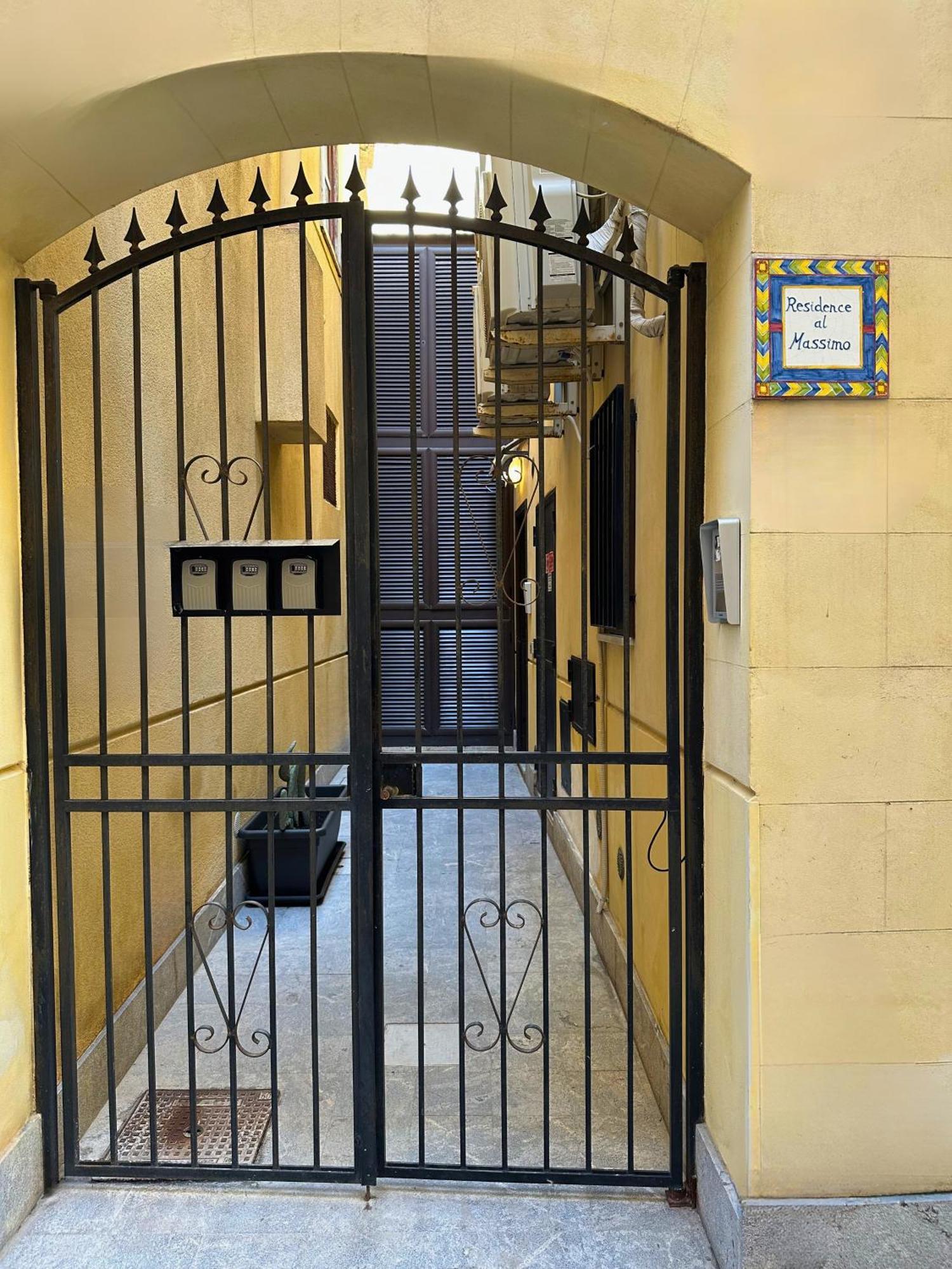 Appartamenti-Residence Al Massimo Palermo Exterior photo